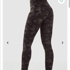 Fabletics High-Waisted Powerhold 7/8 leggings